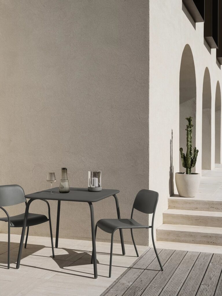 Blomus YUA Tafel 80 x 80 cm - Afbeelding 2